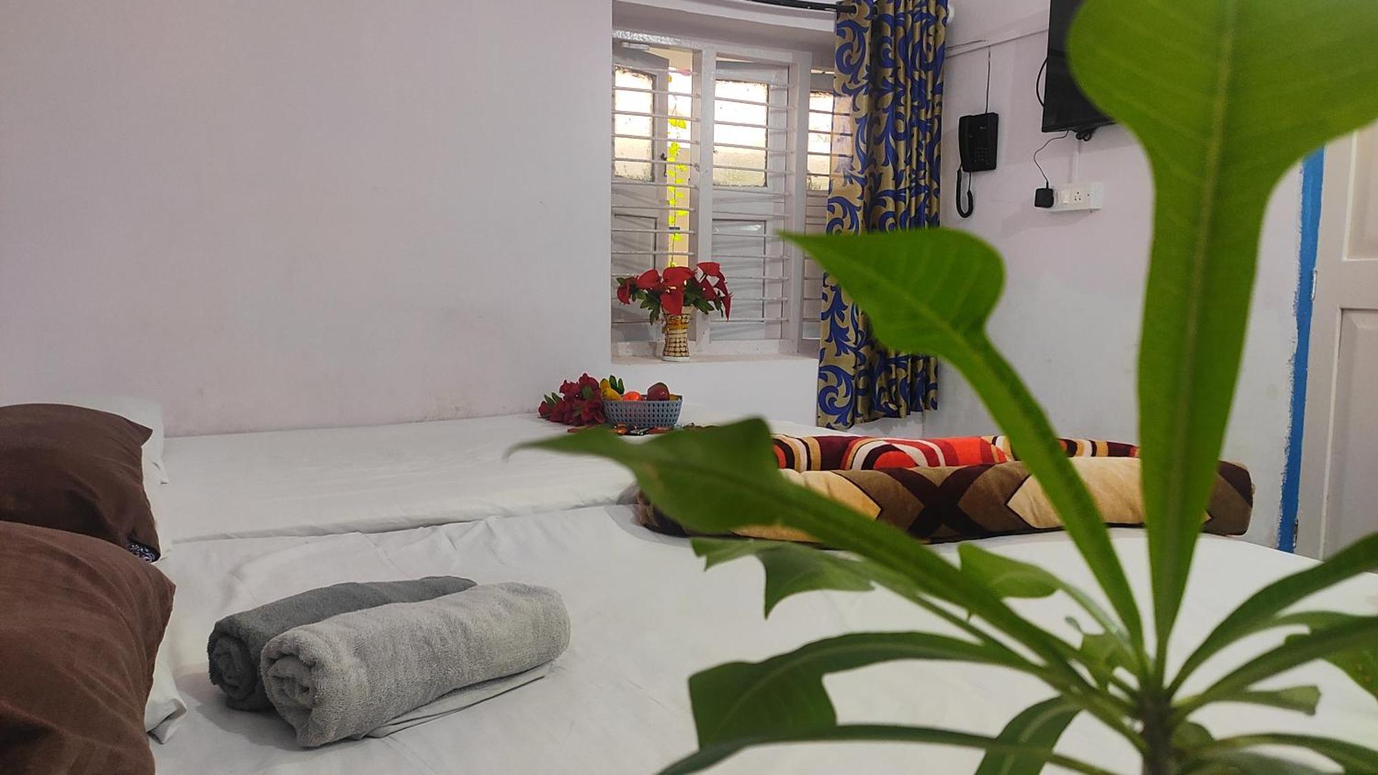 Hotel Adh Amilia Gardens Narasimharaja Puram Esterno foto