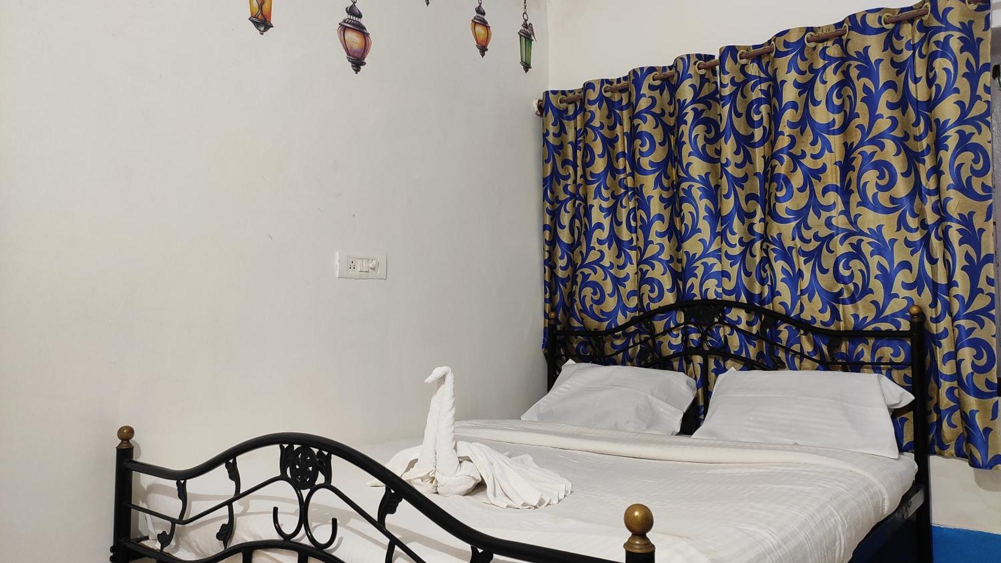 Hotel Adh Amilia Gardens Narasimharaja Puram Esterno foto
