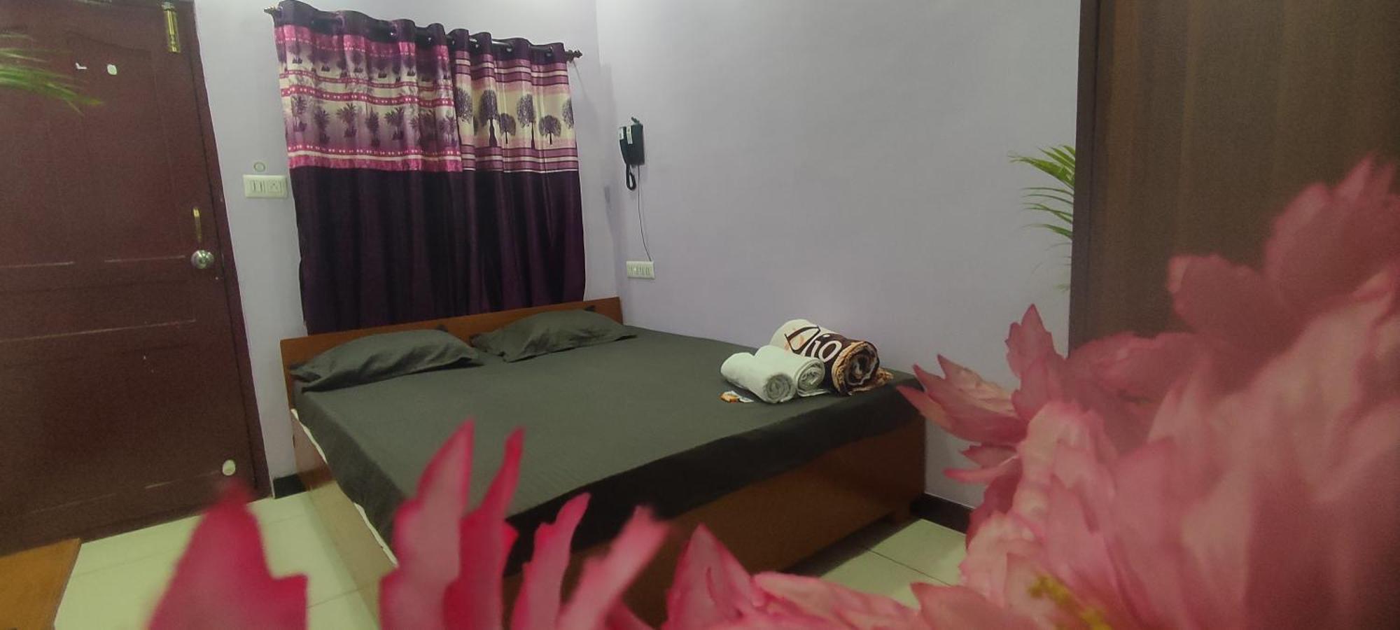 Hotel Adh Amilia Gardens Narasimharaja Puram Esterno foto