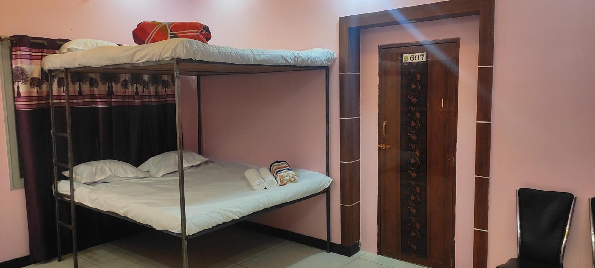 Hotel Adh Amilia Gardens Narasimharaja Puram Esterno foto